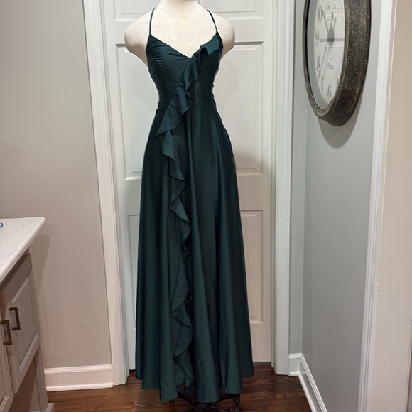 Lulus sz S emerald green long formal/prom/wedding satiny ruffled dress NWT - Picture 3 of 12